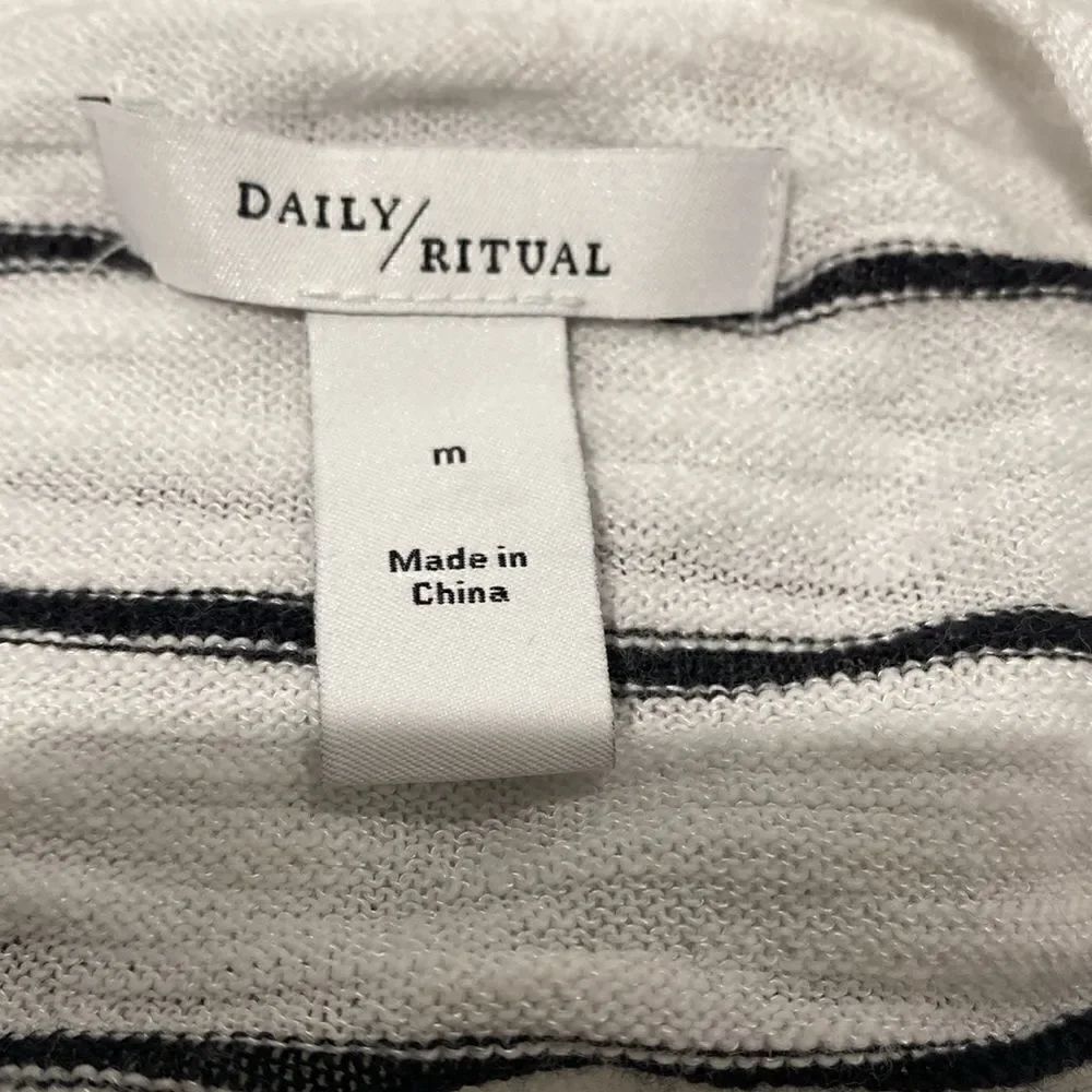 Daily Ritual cardigan - Picture 2 of 2